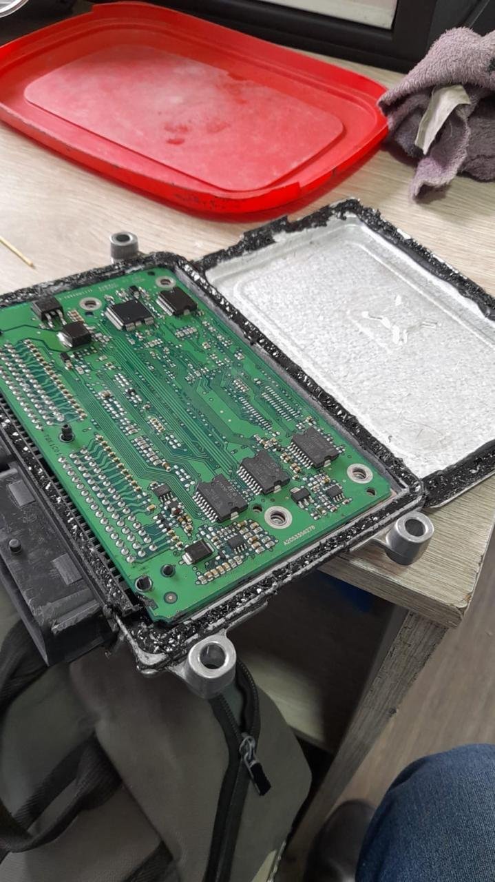 Reparación de la computadora del Spark GT