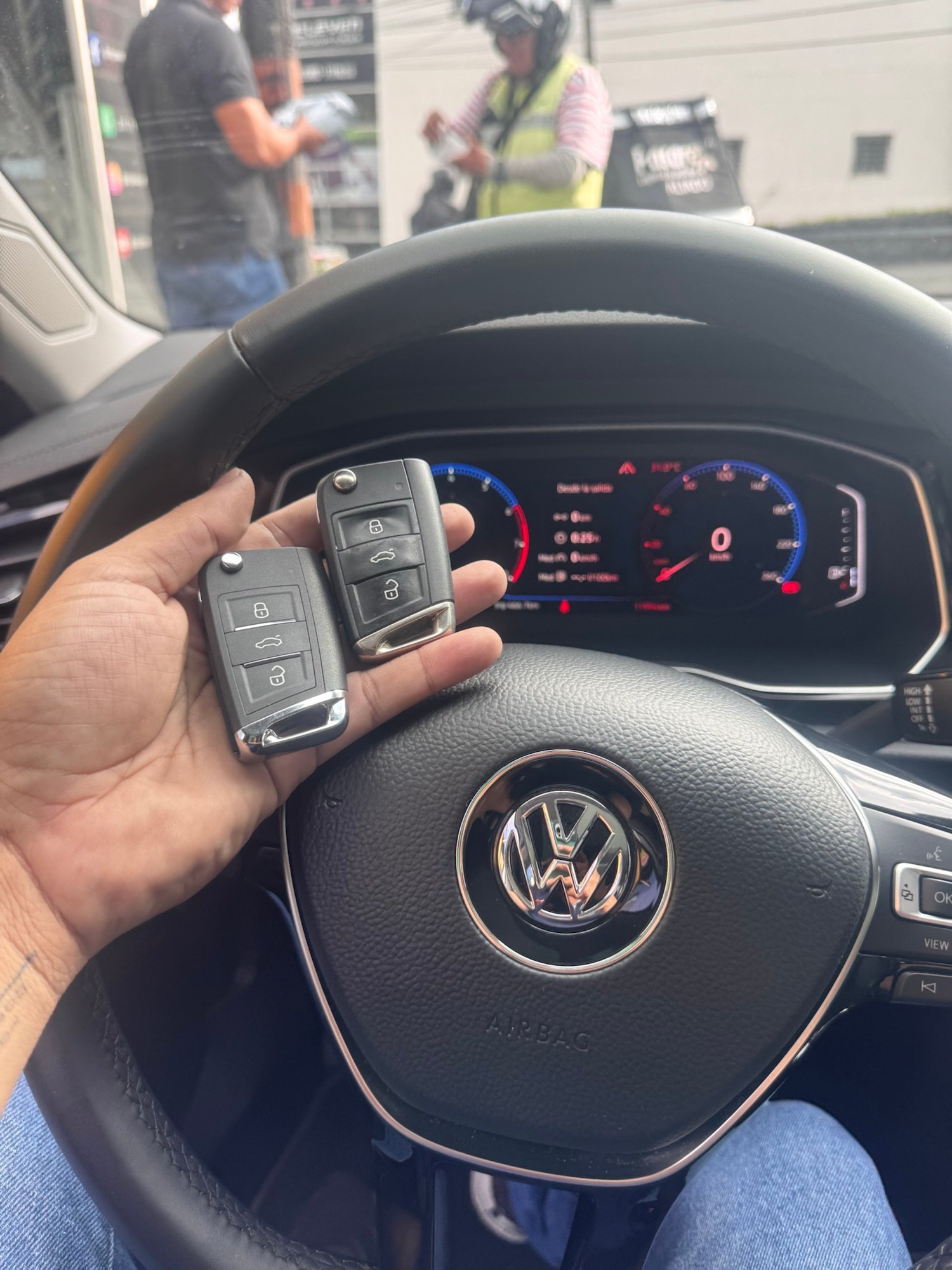 Cómo hicimos una llave para un VW Jetta 2019 con tablero virtual en Armenia, Quindío
