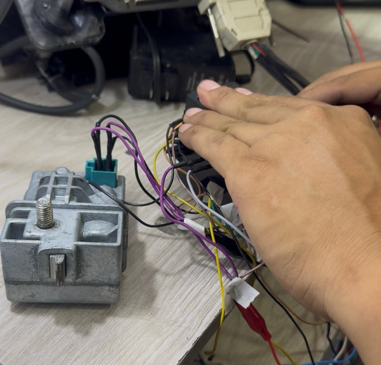 Reparación y Programación de un Módulo de Candado de Dirección (EIS) en un Mercedes-Benz